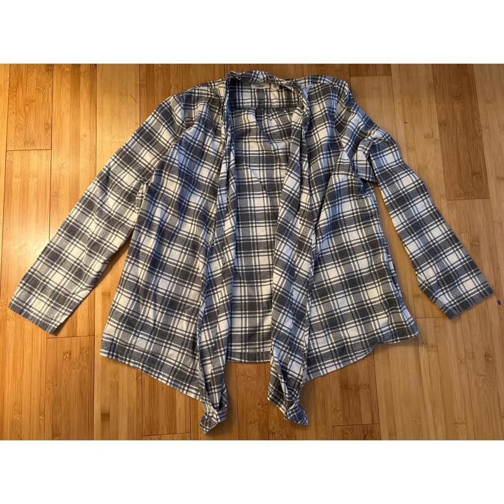 L.L. Bean women’s size medium gray and white plaid Flannel cardigan